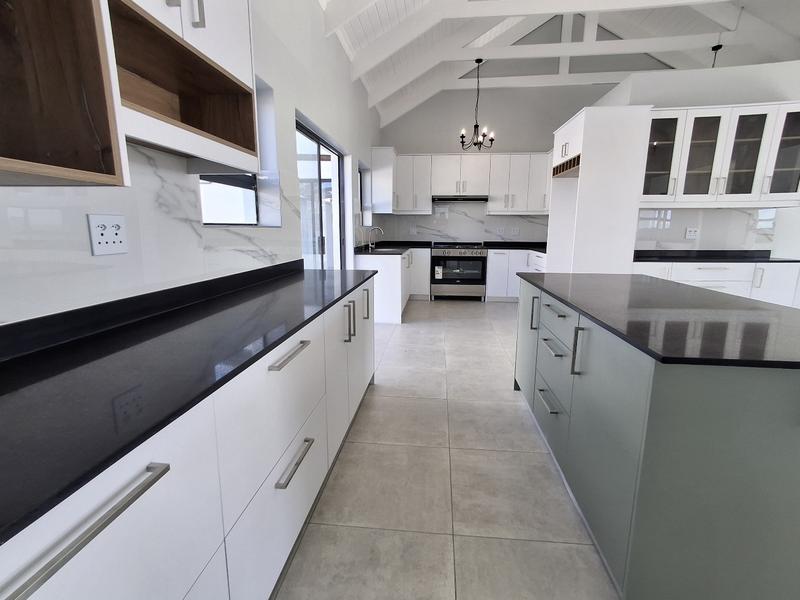 4 Bedroom Property for Sale in Da Gama Bay Western Cape